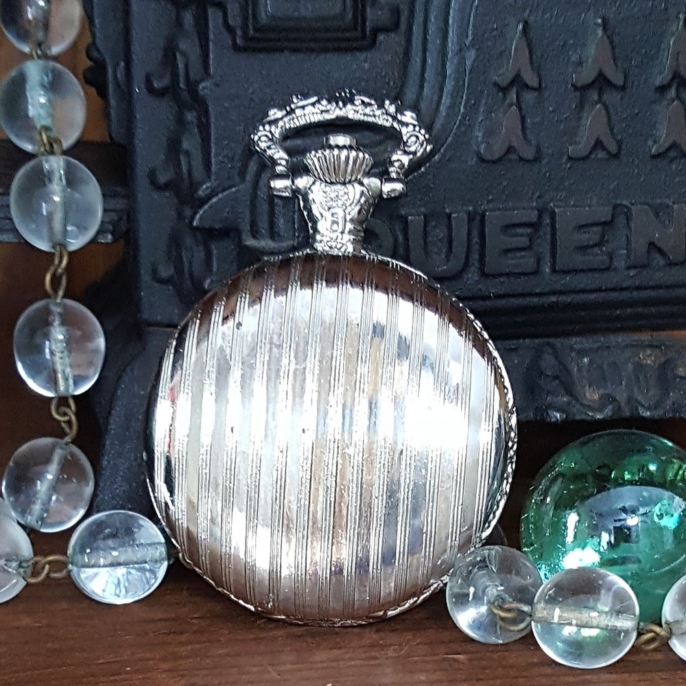 TASTEFULLY EXQUISITE, GENEVA Silver Ladies Watch - Picture 8 of 8